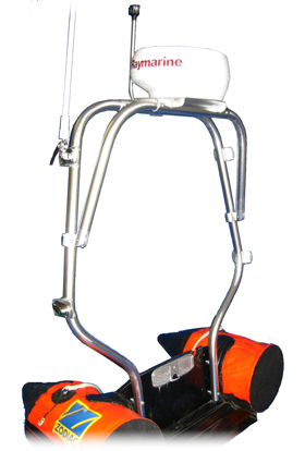 Single loop transom mounted arch with equipment platform