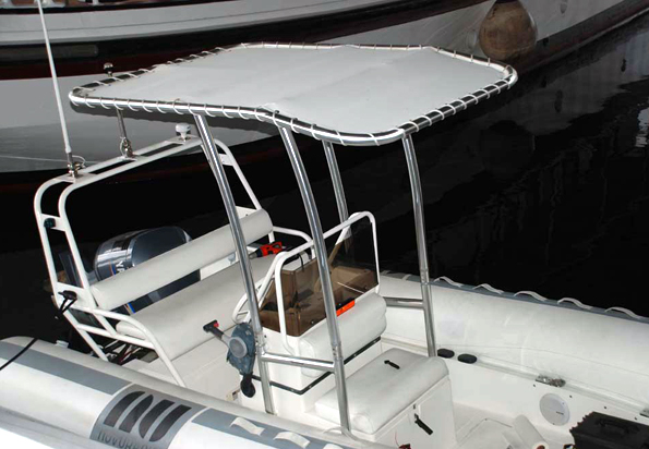 Trampoline T-top special leg configuration on rigid inflatable