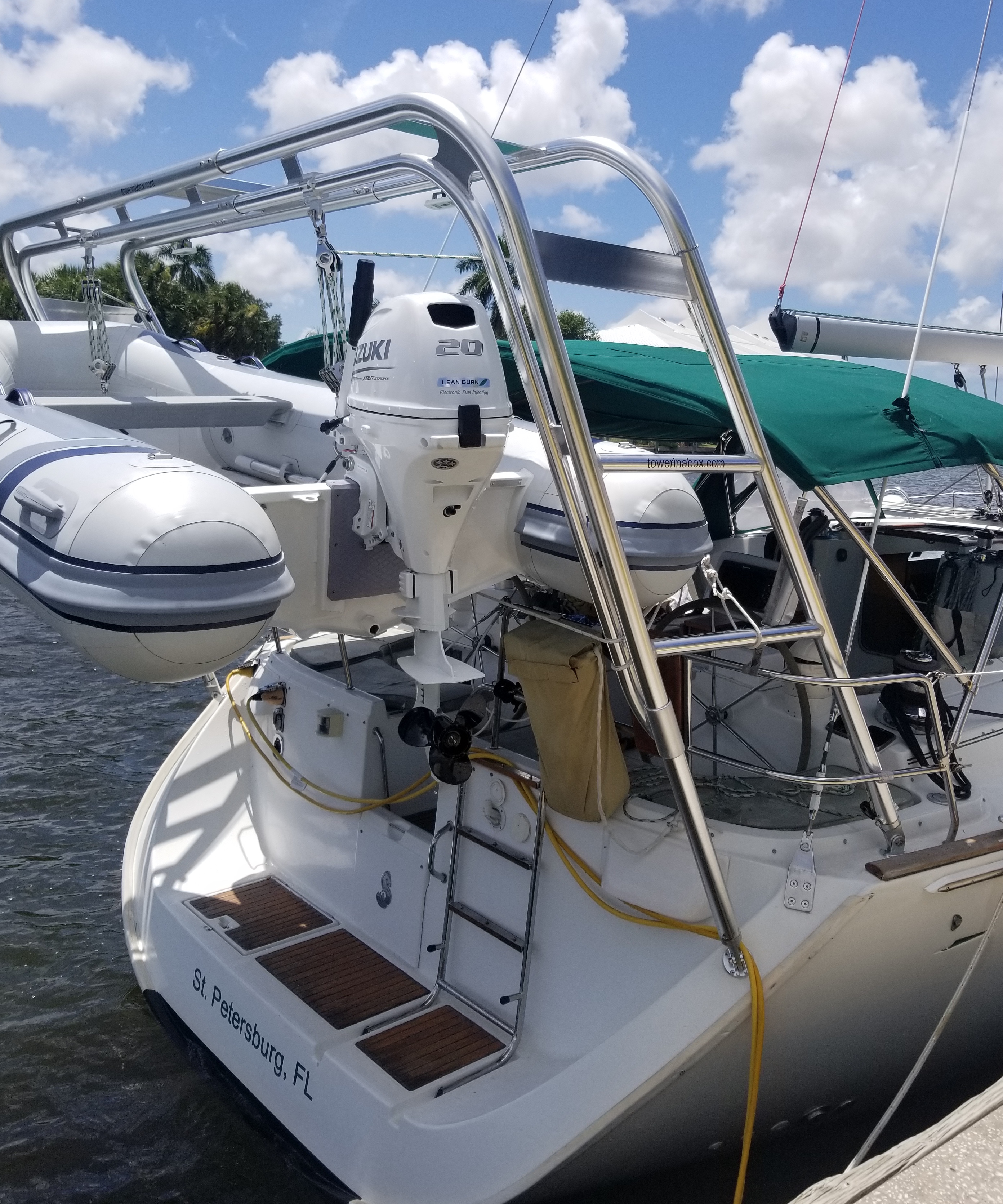 Beneteau 473 Super Sail Arch with solar-panel support